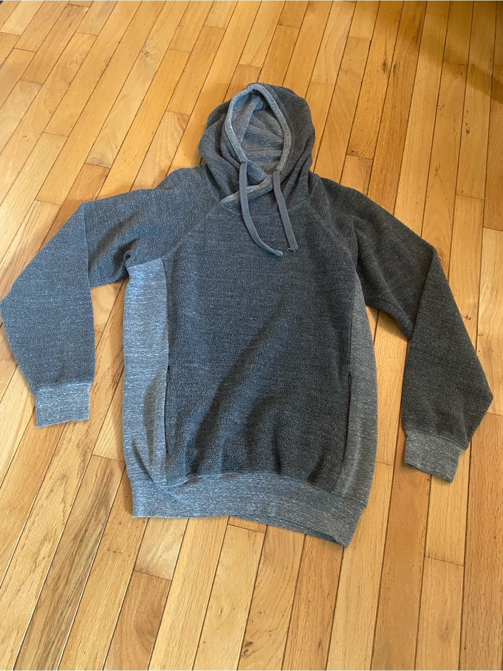 ALO Yoga Men's Sherpa Two-Tone Charcoal and Heather Gray Hoodie